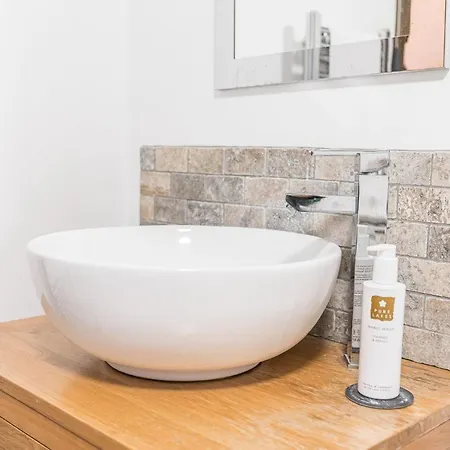 Bend Or Bump * Coniston